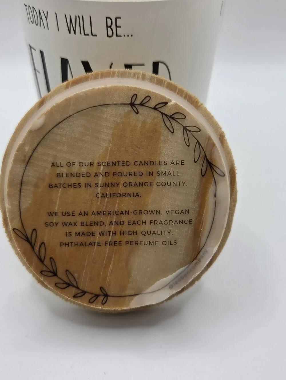 Leoben Co Relaxed Lavender Sandalwood Soy Wax Blend Candle Wood Lid 9oz